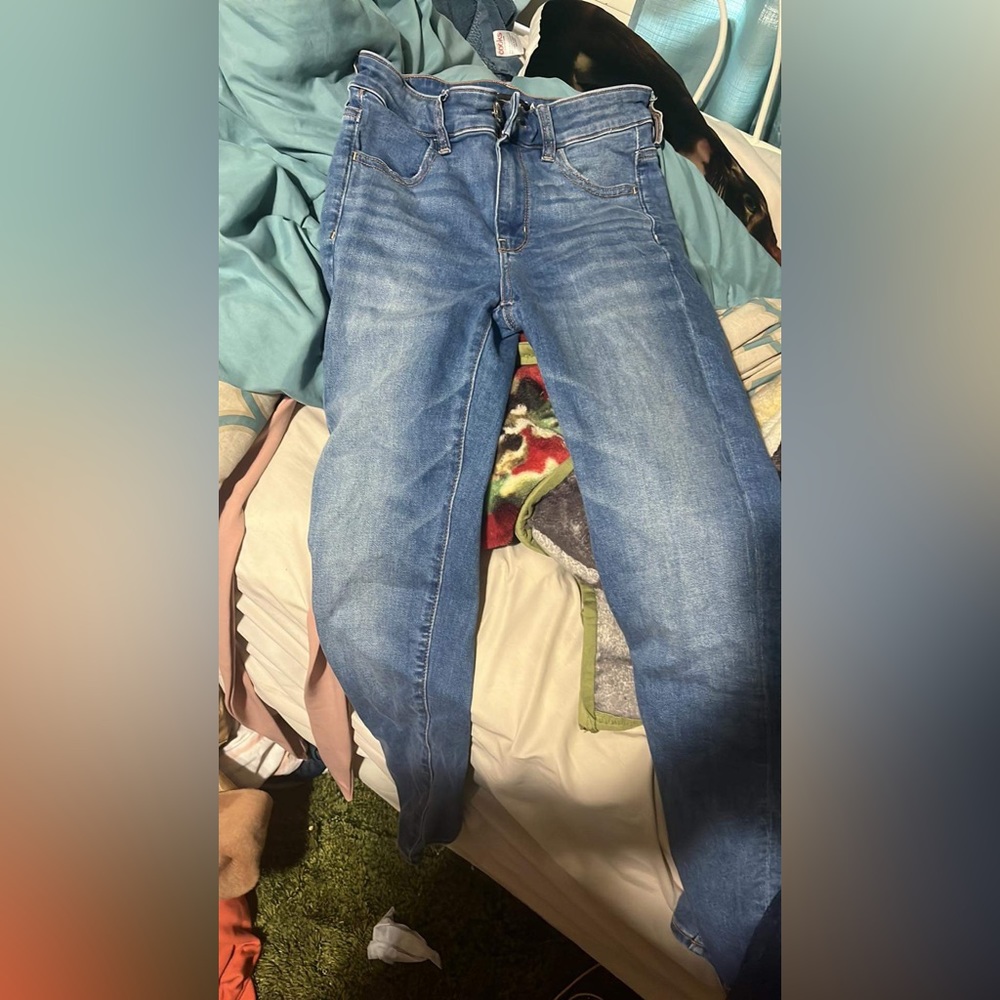 American eagle stretchy high rise jeans. New without tags! Size 4. Short length